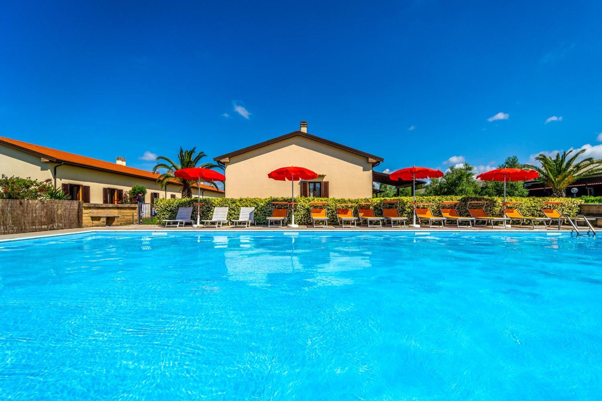Agriturismo Il Tripesce Vada Bagian luar foto